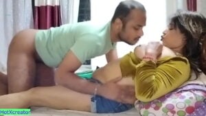 Sexy English Bfबॉस की क्यूट एंड ब्यूटीफुल बेटी की प्यार से की चुदाई वीडियो